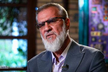 عکس | حضور رویانیان در مراسم ختم معاون اول محمود احمدی نژاد