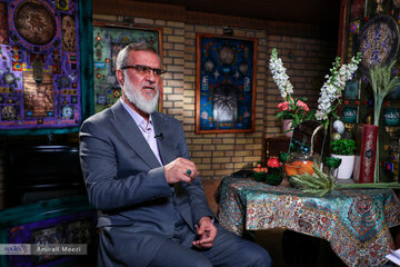 رویانیان: چرا ناگهان بعد از احمدی نژاد من پرونده دار شدم؟ / بخاطر بازداشتم غصه خوردم و فرزندانم مریض شدند اما.../ قالیباف اهل عقب نشینی نیست