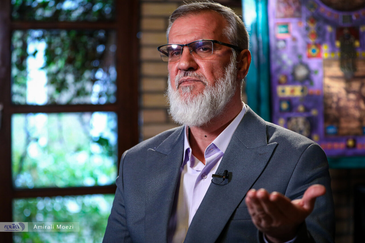 رویانیان: چرا ناگهان بعد از احمدی نژاد من پرونده دار شدم؟ / بخاطر بازداشتم غصه خوردم و فرزندانم مریض شدند اما.../ قالیباف اهل عقب نشینی نیست 4