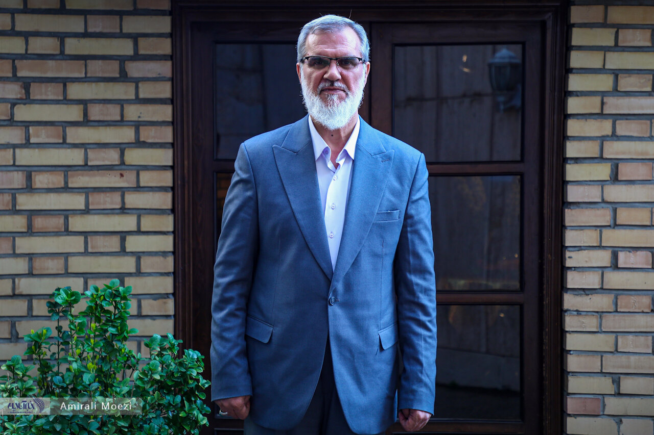 دفاع تمام قد رویانیان از «طرح نور» / چرا وقتی پلیس به بی حجاب ها تذکر میدهد ناراحت میشوند؟ بگویند چشم!