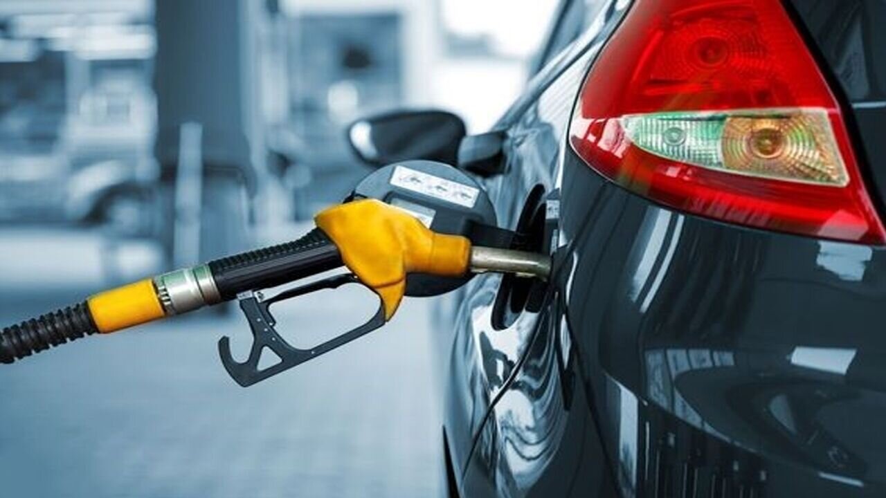 خبر مهم یک نماینده درباره قیمت بنزین/ تصمیم مجلس درباره یک طرح بنزینی مشخص شد