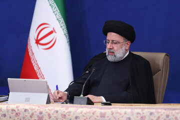 الرئيس الإيراني يبلغ 3 قوانين صادق عليها البرلمان