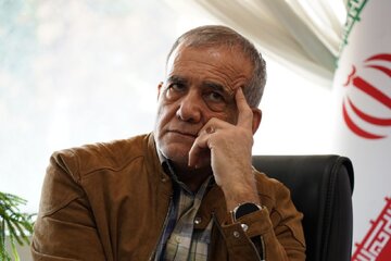 دعای مسعود پزشکیان برای سلامتی ابراهیم رئیسی / بادامچیان صدقه داد
