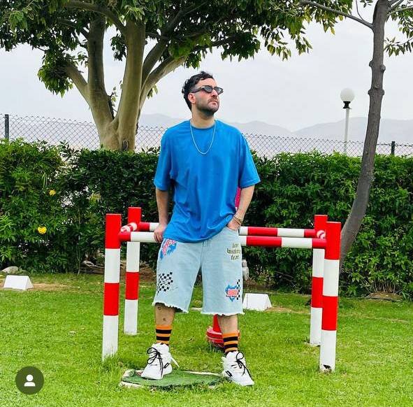 عکس | استایل خاص نیما شعباننژاد با شلوارک