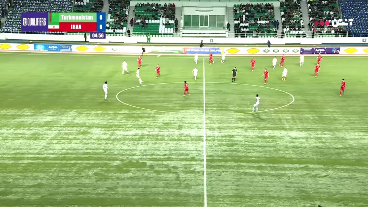 عکس| شرایط عجیب زمین چمن استادیوم عشق آباد