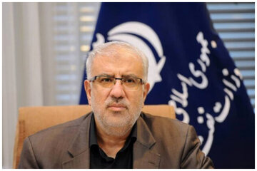 واکنش وزیر رئیسی به اظهارات فلاحت پیشه درباره تخفیف هزار میلیاردی در فروش نفت به چین واکنش وزیر رئیسی به اظهارات فلاحت پیشه درباره تخفیف هزار میلیاردی در فروش نفت به چین