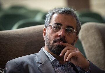 وزیر دولت احمدی نژاد: هنگامی که قراردادهای تحمیلی بهگونهای روایت شوند که گویی تنها راه بقا، پذیرش تحمیل و تمکین بوده روحیه استقامت تحلیل میرود