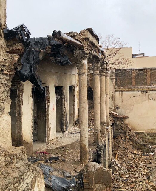 باز هم غفلت و بیتوجهی مسئولان میراث فرهنگی/ نابودی تاج عمارت «امینلشکر»/ عکس