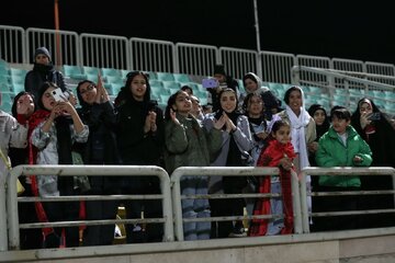 نخستین حضور بانوان در تمرین پرسپولیس