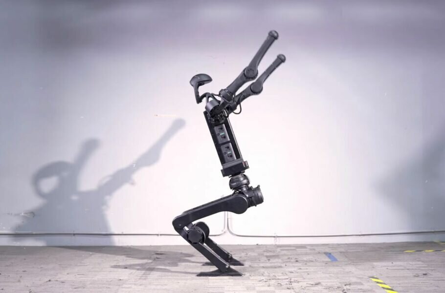 حرکت خارق‌العاده ربات انسان‌نمای چینی