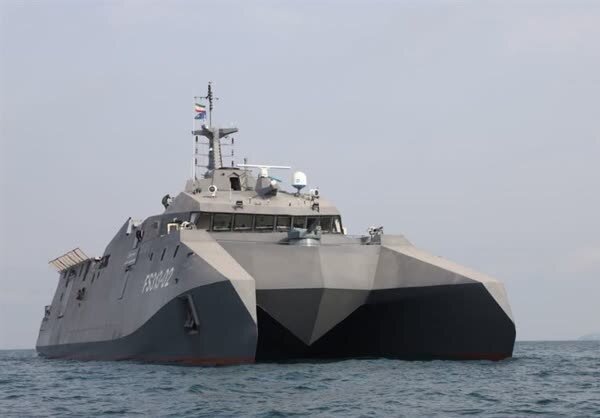 تجهیز شناورهای جدید سپاه به ۲۸ موشک کروز و پدافندی/ اولین ناوتیپ سنگین ه برای مأموریتهای اقیانوسی تشکیل شد