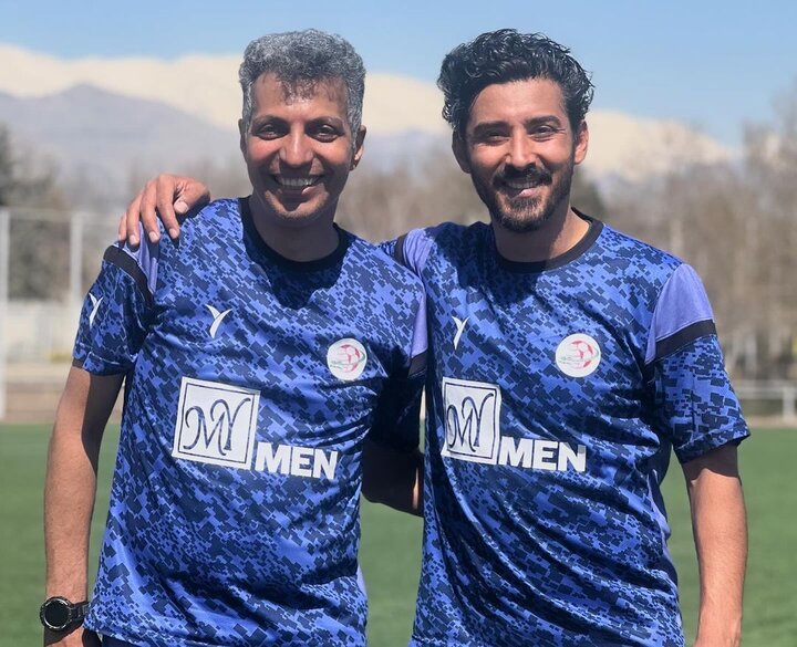 تصاویر | ژست جالب رضا قوچان‌نژاد در کنار عادل فردوسی‌پور در یک مسابقه فوتبال 2
