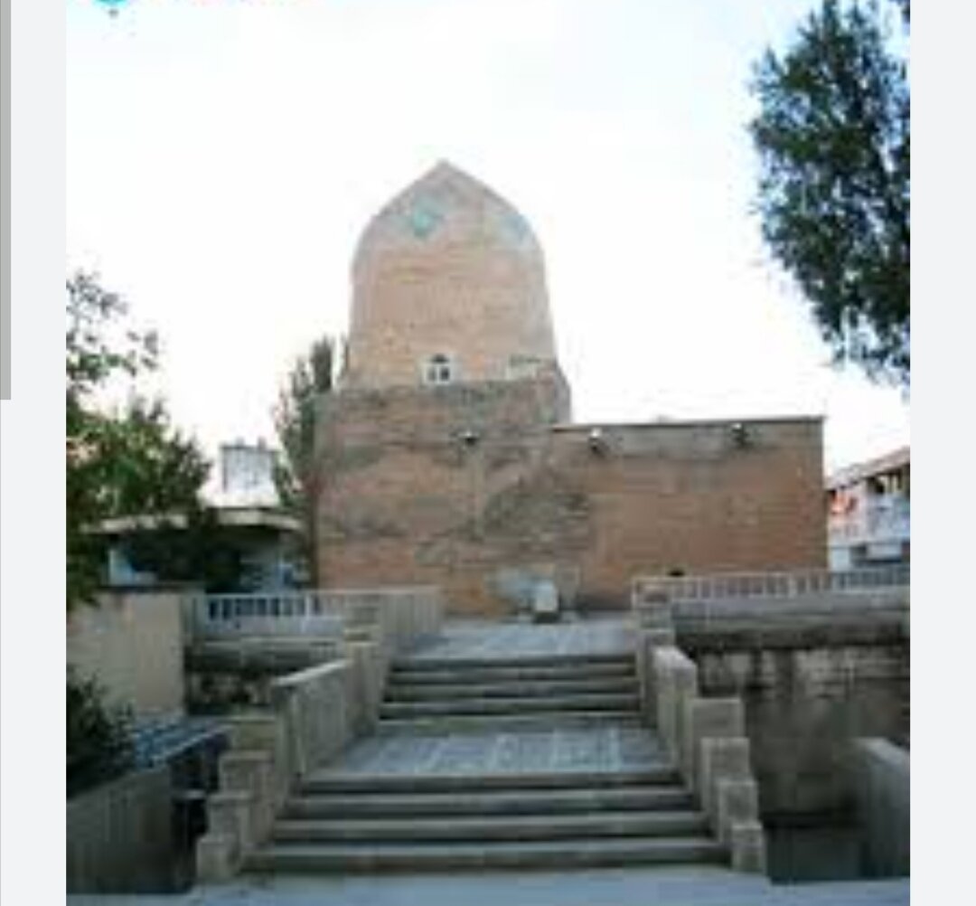 پرتاب مواد اشتعالزا به محوطه مقبره استرومردخای در همدان 3 پرتاب مواد اشتعالزا به محوطه مقبره استرومردخای در همدان