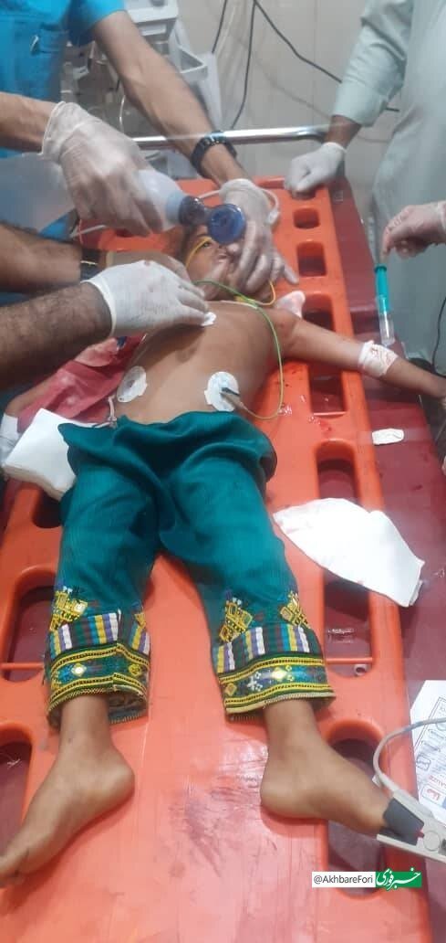 عکسی تلخ از کودک مجروح شده در حمله تروریستی راسک و چابهار