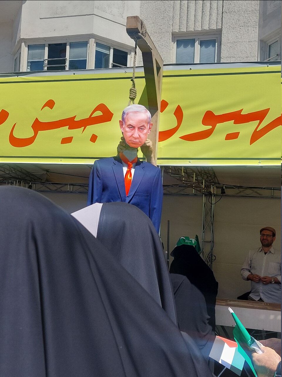 نتانیاهو اول محاکمه، بعد اعدام شد /کوکاکولا و اینستاگرام را تحریم کنید/منتظر موشک باران تل آویو هستیم +تصاویر