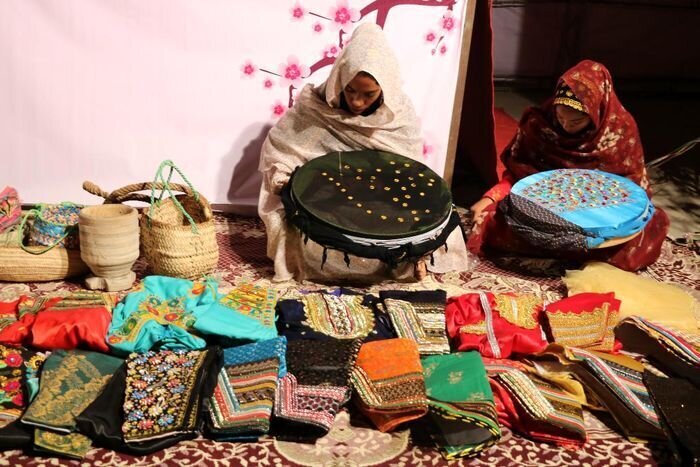 بیش از ۷ میلیارد ریال صنایع دستی در هرمزگان فروخته شد 1 بیش از ۷ میلیارد ریال صنایع دستی در هرمزگان فروخته شد