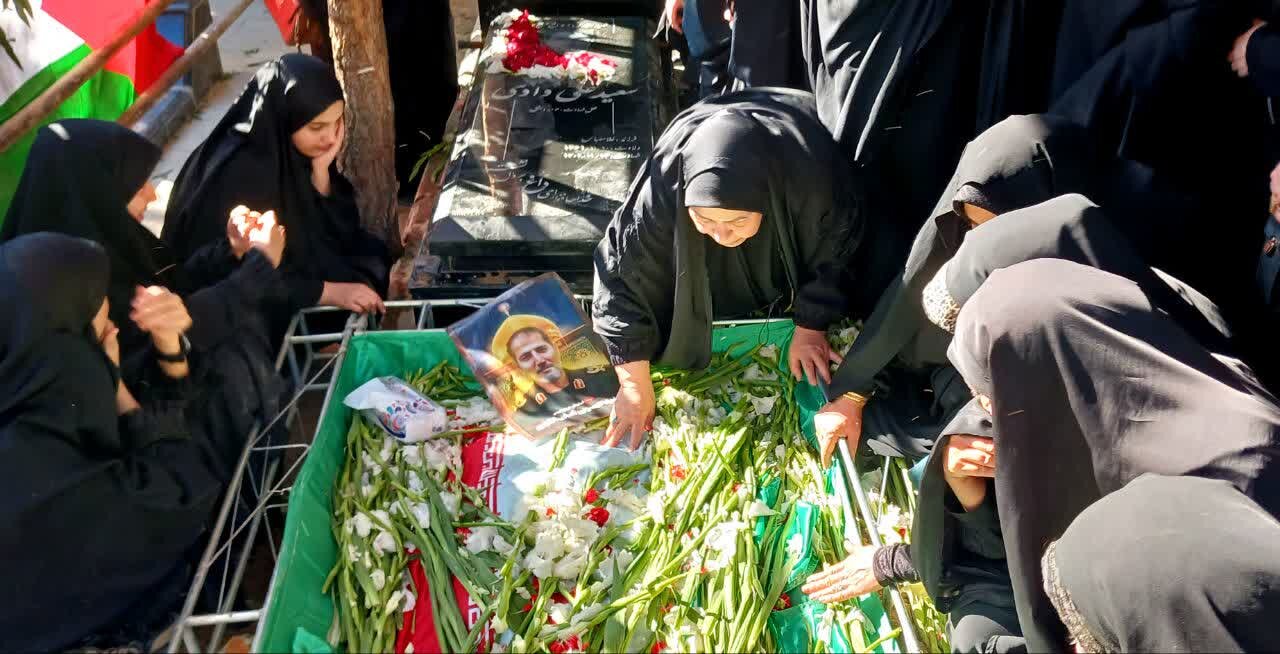 تصاویری از تشییع پیکر دو شهید حمله تروریستی اسرائیل به کنسولگری ایران