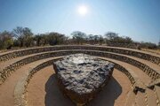 گران‌ترین شهاب سنگ روی زمین که برای ۸۰هزار سال تکان نخورده‌است!/ عکس