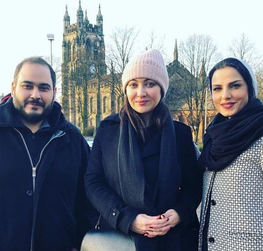 عکس | قاب قدیمی رضا داوودنژاد در کنار نیکی کریمی و دختر عمویش در لندن
