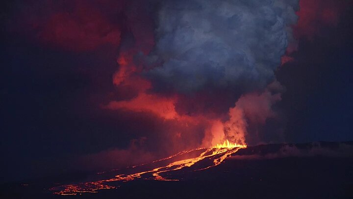 ببینید |  فوران شگفت‌انگیز آتشفشان در ایسلند