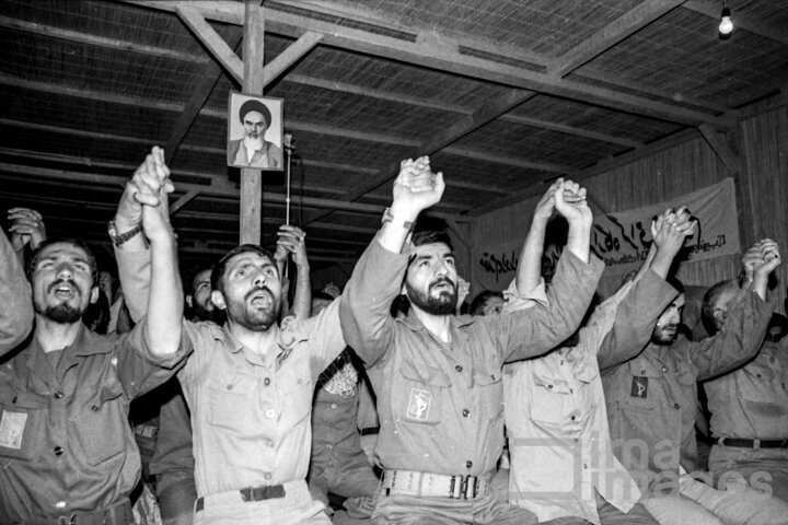 این فرمانده ارتش به آیت الله هاشمی و محسن ضایی کمک فکری می داد