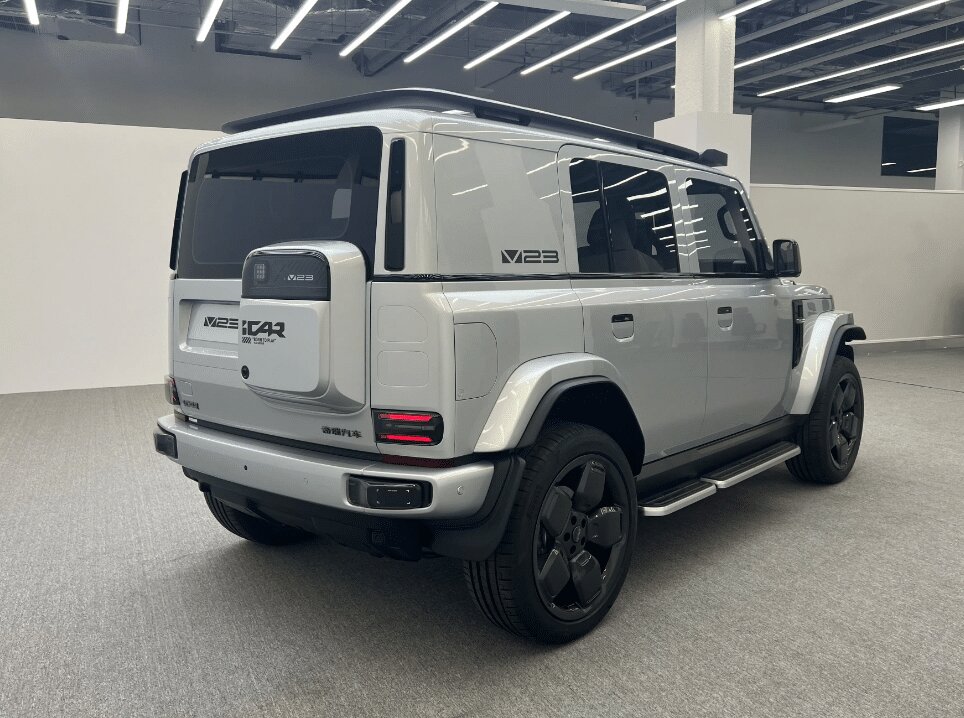 عکس | کپی هوشمندانه و همزمان چینیها از تویوتا و مرسدس بنز!