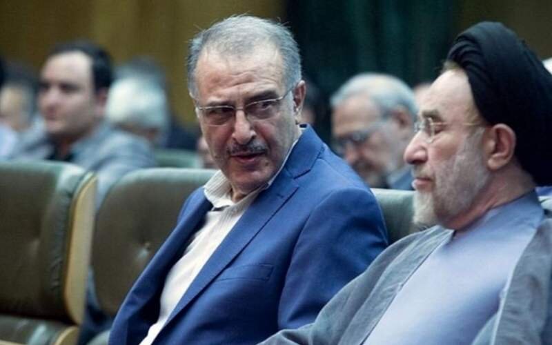 در تازه‌ترین خاطرات آقای هاشمی، سخن‌گوی دولت تعریفی از دیکتاتوری بیان کرده که به رهبری کشور توهین تلقی شده است. این موضوع واکنش‌های زیادی را در پی داشته و رسانه‌های خارجی نیز به آن پرداخته‌اند.