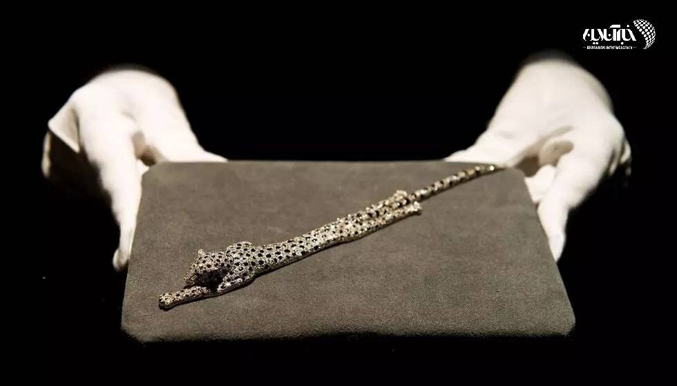 عکس | گران‌قیمت‌ترین دستبند الماس و زمرد با طراحی پلنگ برای پرنسس مارگارت
