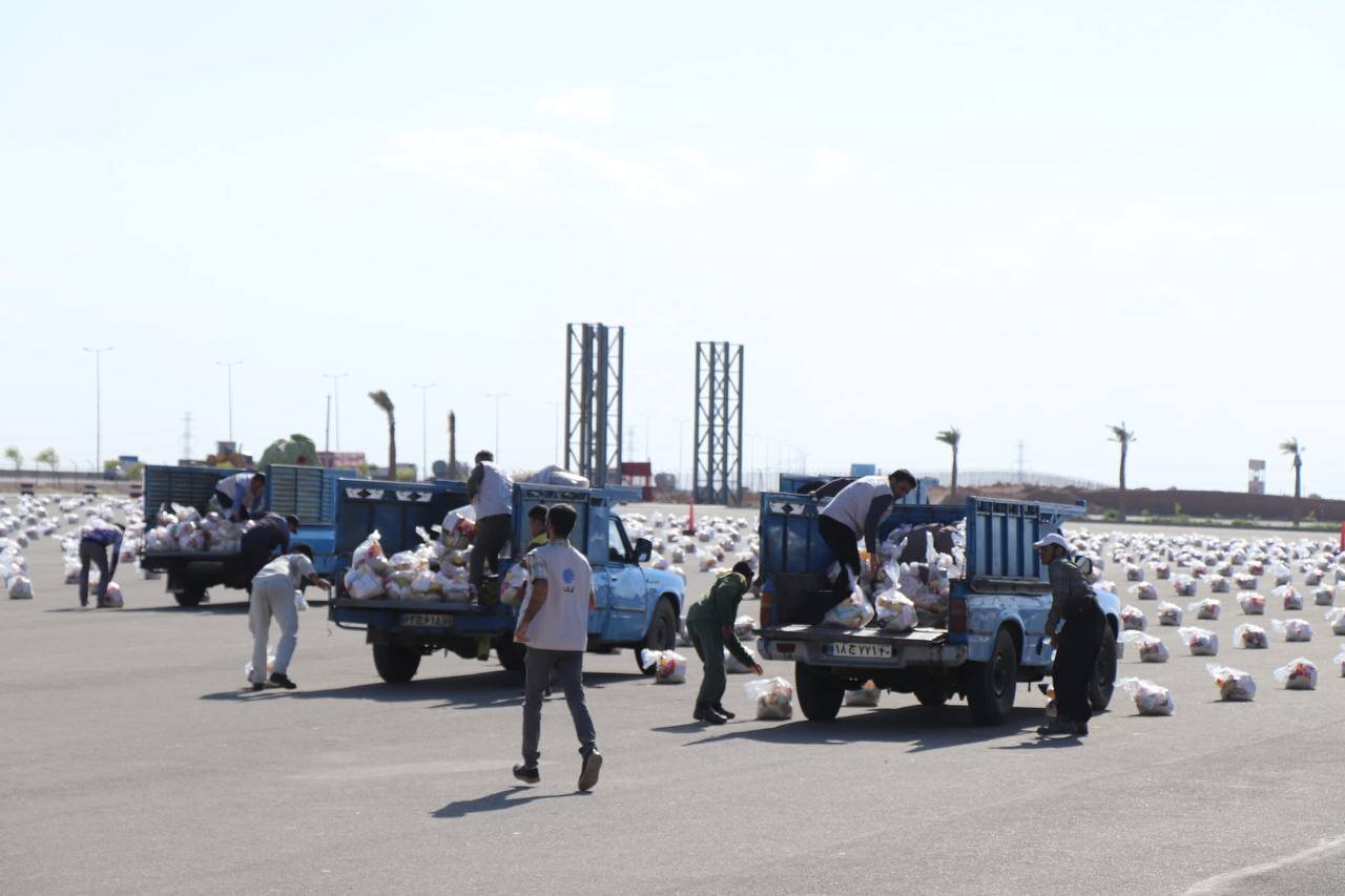 کمکهای مومنانه منطقه ویژه اقتصادی ایرانیان به مستمندان