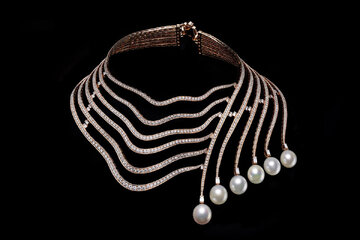 عکس | گران‌ترین جواهرات سلطنتی با بیش از ۱۲ هزار الماس