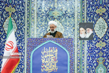 تصاویر | عکس‌های متفاوت خبرگزاری فارس و عصرایران از نماز جمعه امروز تهران با حضور کاظم صدیقی