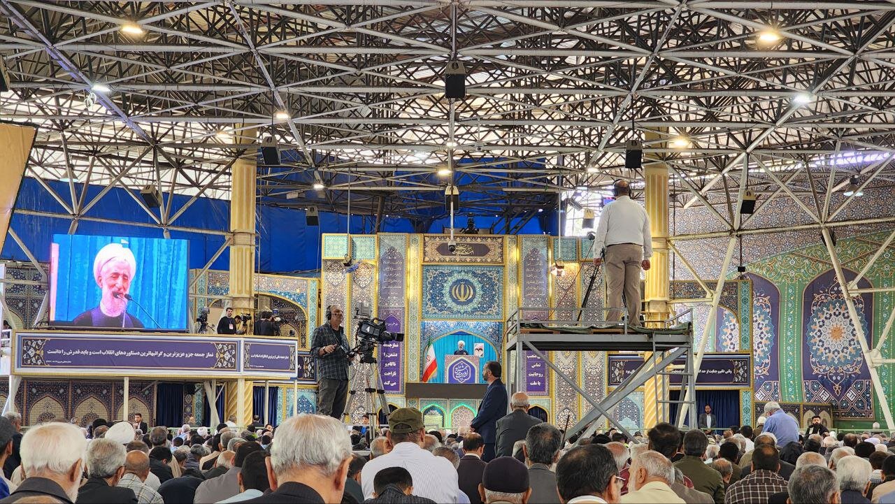 عکس هایی از میزان حضور مردم پای خطبه های نماز جمعه کاظم صدیقی