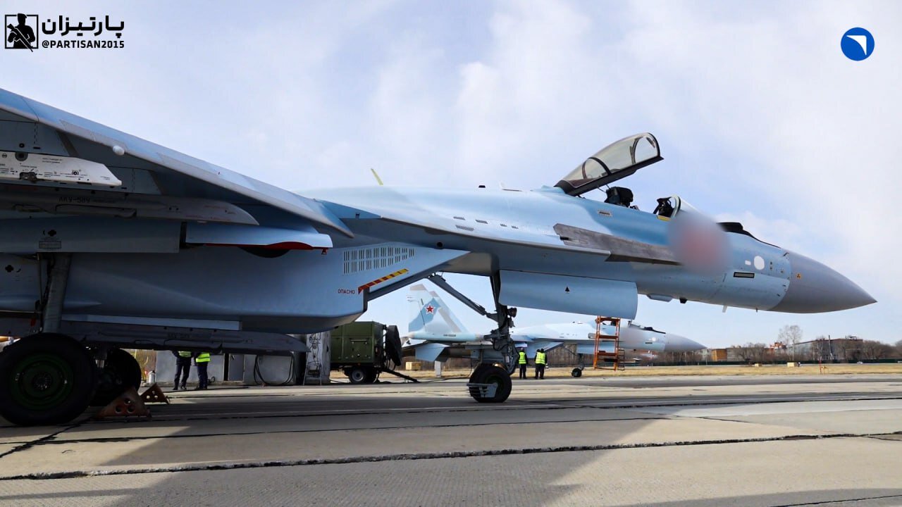 اولین دسته از جنگندههای سوخو۳۵ وارد شدند/ عکس