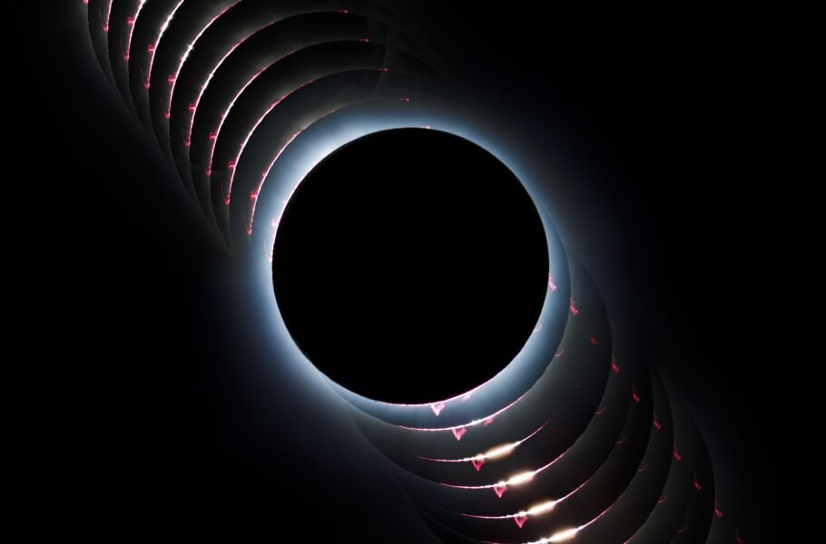 دانههای بیلی در خورشیدگرفتگی کامل/ تصویر روز ناسا شد/ عکس