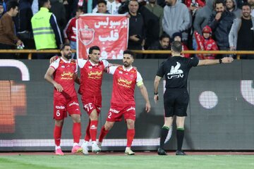 مهاجم محبوب پرسپولیسی‌ها پای میز مذاکره با درویش