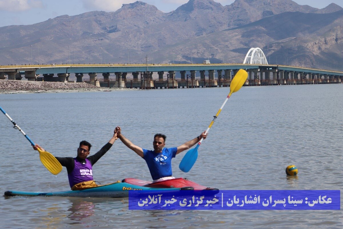 کاری از سوی دولت برای دریاچه ارومیه صورت نگرفته / با دو میلیارد متر مکعب آب هم می‌شود در دریاچه قایق‌سواری کرد / پایان تابستان معلوم می‌شود 3