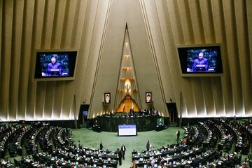 ردپای مهاجران غیرقانونی در حوادث تروریستی کشور /نماینده چابهار: دلار ۶۵ هزار تومانی در شأن مردم ایران نیست