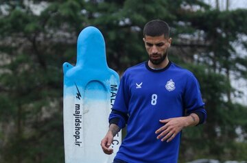 نیمکتنشینی عجیب سرباز پرسپولیسیها نیمکتنشینی عجیب سرباز پرسپولیسیها