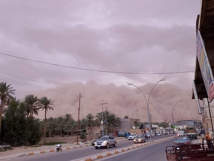 طوفان شدید گرد و غبار برخی مناطق عراق را درنوردید