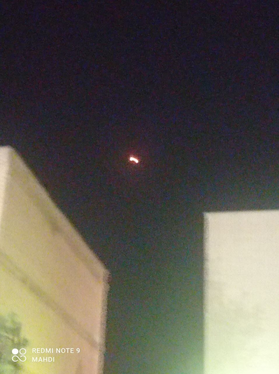 عکس | عبور پیاپی موشکهای سپاه از آسمان شیراز به سمت اسرائیل