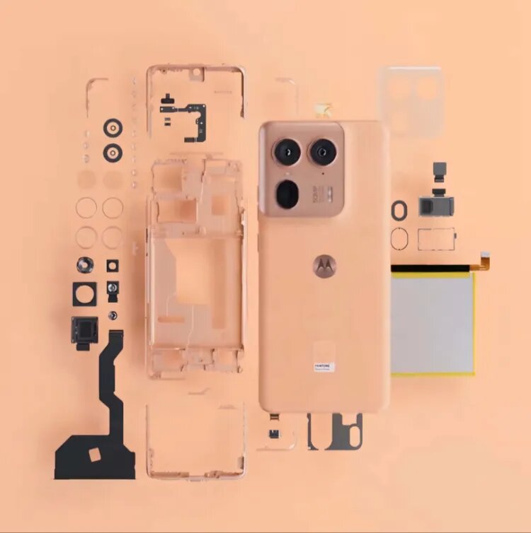 موتورولا با رنگ سال طرفدارانش را غافلگیر کرد!/ عکس 2 موتورولا با رنگ سال طرفدارانش را غافلگیر کرد!/ عکس