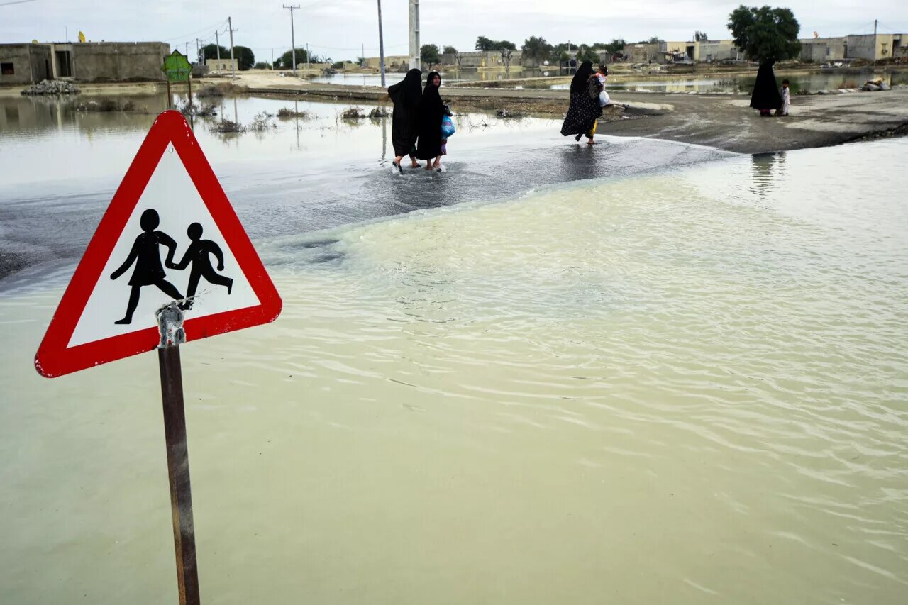 ببینید | جان باختن 3 نفر بر اثر سیلاب در سیستان و بلوچستان