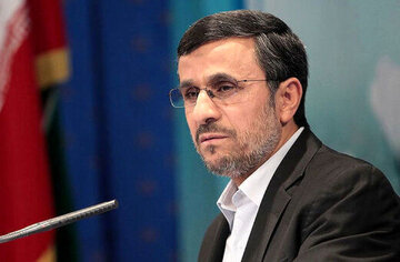 محمود احمدی نژاد: درحال بررسی شرایط برای کاندیداتوری در انتخابات ریاست جمهوری هستم /باید منتظر تحولات شیرینی باشیم
