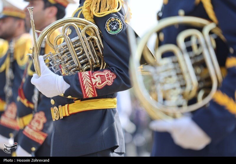 تصاویری از سلام نظامی فرماندهان بلندپایه ارتش ایران در مراسم رژه