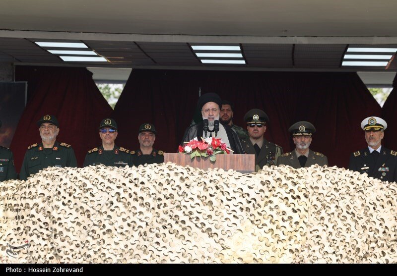 کدام فرماندهان بلندپایه سپاه و ارتش در اولین رژه نظامی بعد از حمله به اسرائیل حضور داشتند؟ +تصاویر