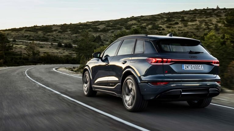 چراغهای این خودرو با شما سخن میگوید!