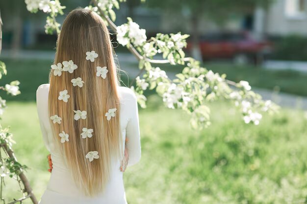 بهترین نکات مراقبت از مو در فصل بهار 4