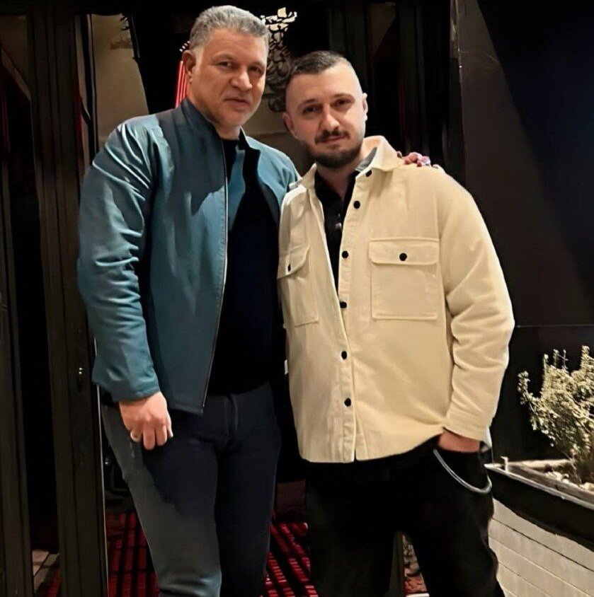 عکس | تصویری از یک خواننده زیر زمینی در آغوش علی دایی