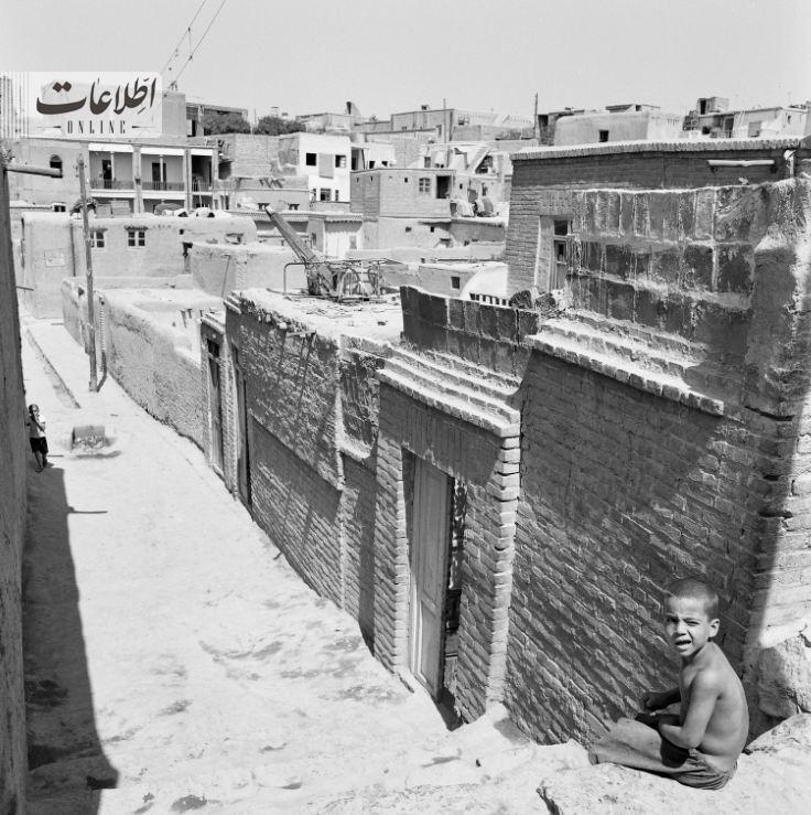 رختشویخانه زنانه در جنوب تهران ۶۰ سال پیش!/ عکس