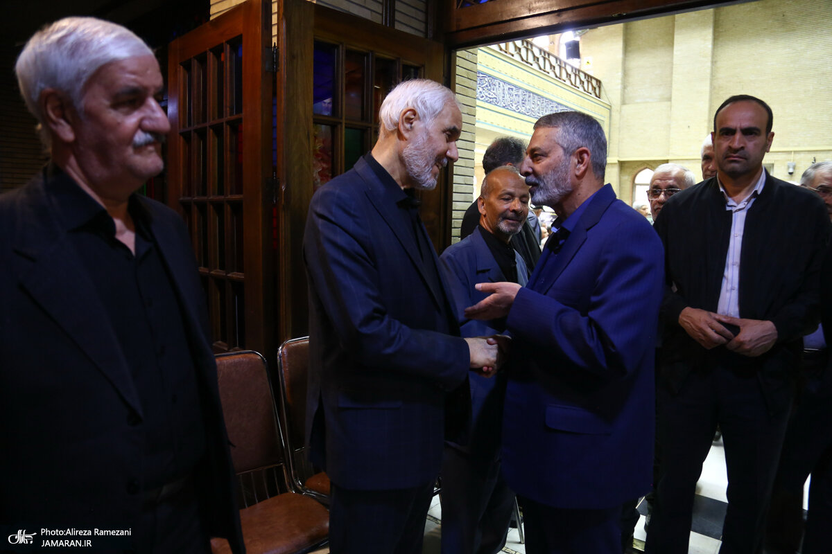 اولین تصاویر از فرمانده کل ارتش ساعاتی پس از شنیده شدن صدای انفجار در اصفهان